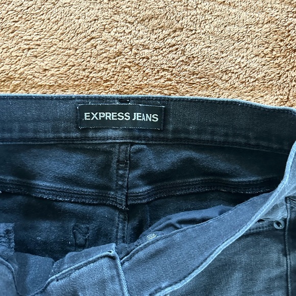 Express jeans size 4. Comfy and stretchy. - Picture 2 of 4